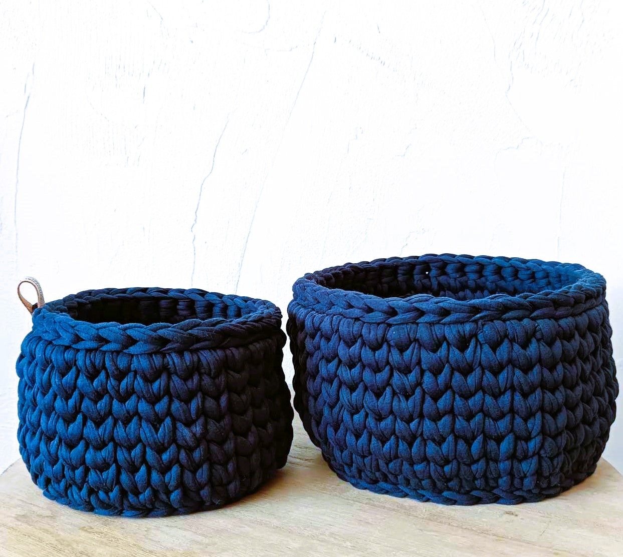 Panier en fil de tee-shirt recyclé.