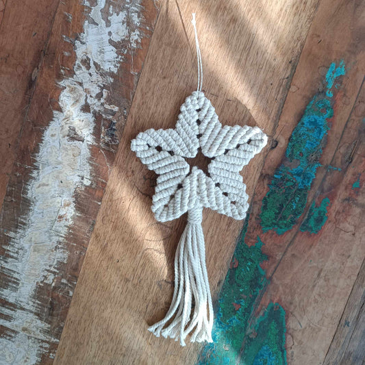 Étoile filante en macramé