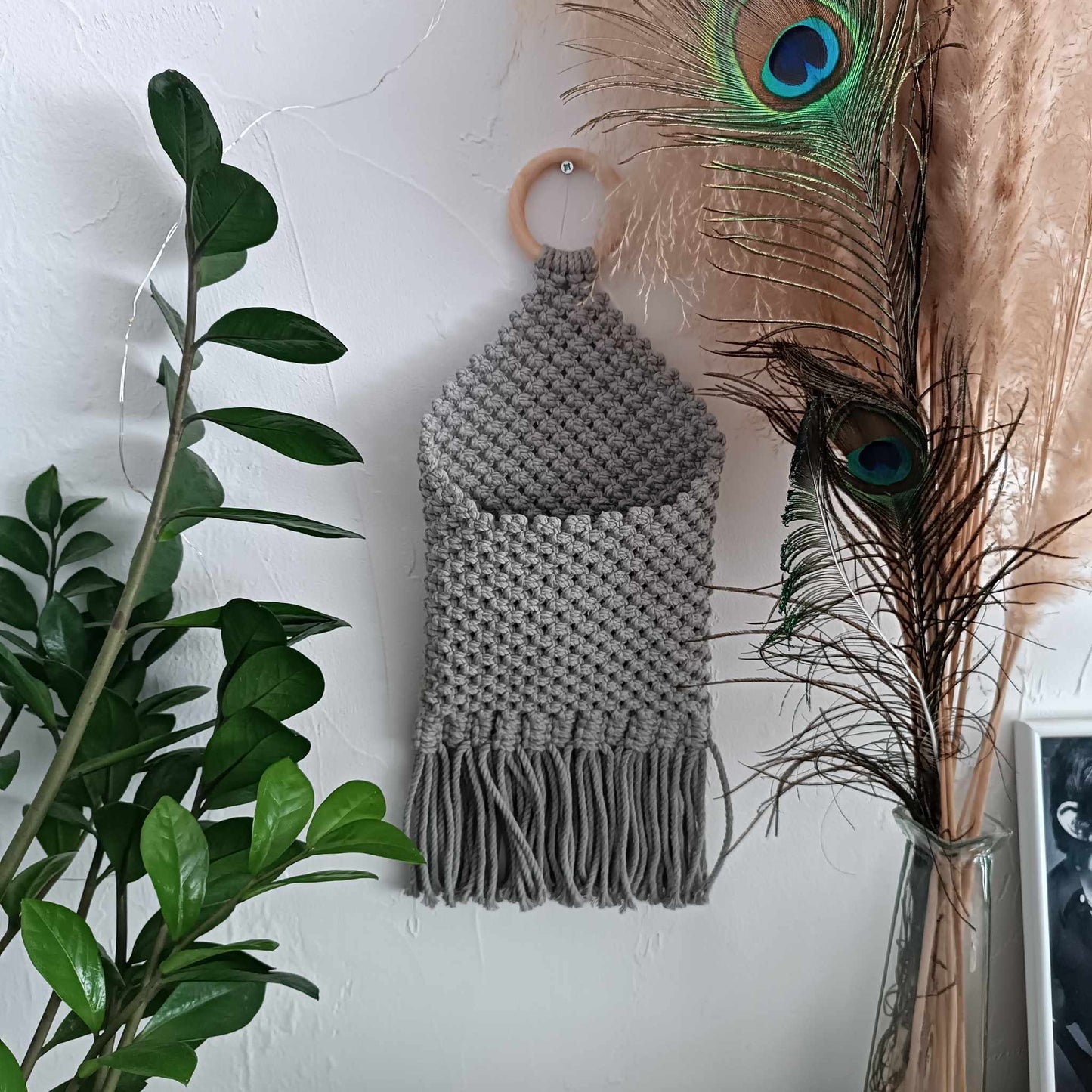 Pochette murale en macramé